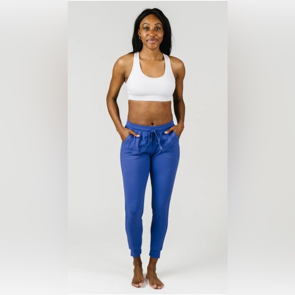 ZYIA Activewear Cropped High-Low Sweater and Unwind Joggers Set Size L (NWOT) - Picture 12 of 16